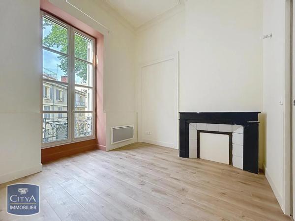 Appartement à louer 2 pièces 38.51m² Nîmes (30000)