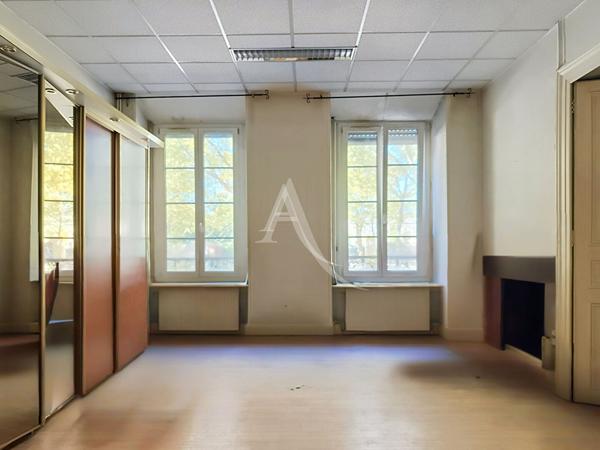 Pau Verdun , bureaux