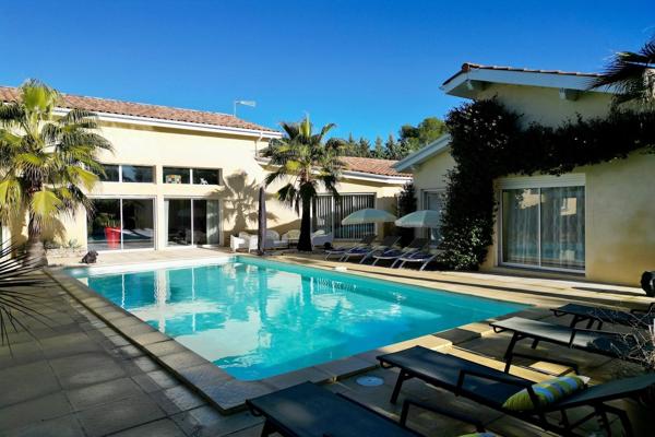 Vente Villa de luxe Uzès 9 Pièces 330 m²