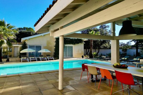 Vente Villa de luxe Uzès 9 Pièces 330 m²