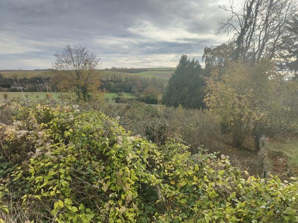 A GOINCOURT, MAGNIFIQUE TERRAIN A BÂTIR DE 3000 M² AVEC VUE IMPRENABLE SUR UNE VALLEE AUX PORTES DE BEAUVAIS Beauvais (60000)