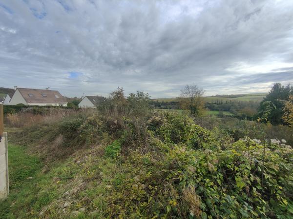 A GOINCOURT, MAGNIFIQUE TERRAIN A BÂTIR DE 3000 M² AVEC VUE IMPRENABLE SUR UNE VALLEE AUX PORTES DE BEAUVAIS Beauvais (60000)
