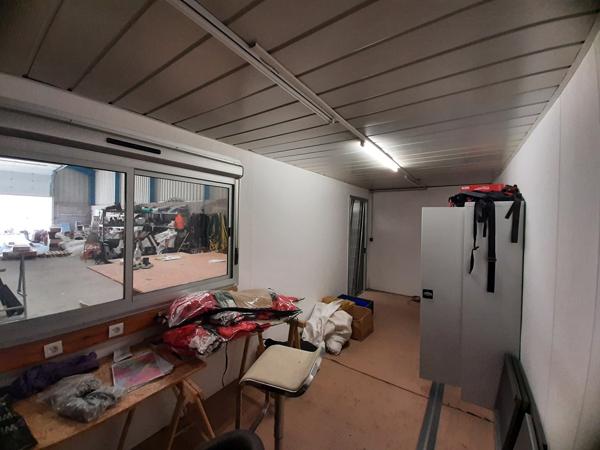 À LOUER - Local d'activité 250 m² - NANTE SUD Bouguenais