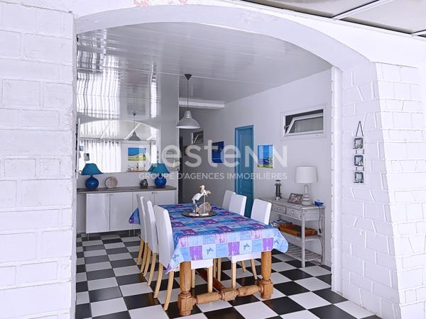 Spacieux appartement 8 pièces de 149.05 m2 (165 m² hab) avec terrasse jardin à flan de falaise à Fleury d'Aude Saint-Pierre-La-Mer