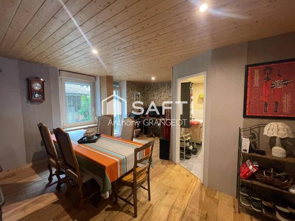 Maison de ville au centre de Jussey