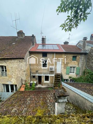 Maison de ville au centre de Jussey
