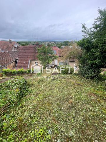 Maison de ville au centre de Jussey