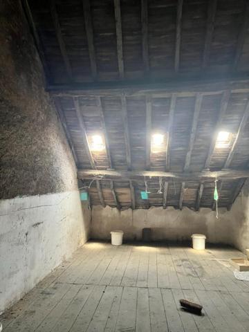 Le Montet Maison + Cour + cave +  Jardin + puits + garage + dépendances