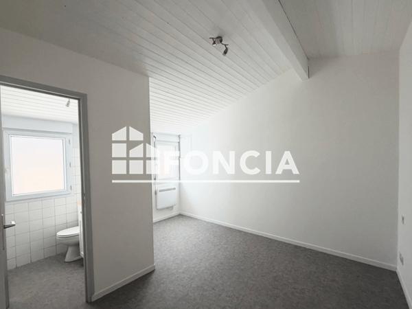 Location Appartement 2 pièces 32 m² - 12 rue Saint Pierre Cholet 49300