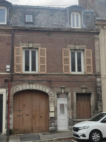 MAGNIFIQUE APPARTEMENT F5 DANS MAISON DE PRESTIGE SUR 90 M² HAB AU COEUR DE N-D. DU THIL PROCHE DE TOUTES CO Beauvais (60000)
