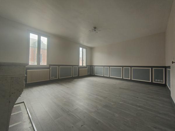 MAGNIFIQUE APPARTEMENT F5 DANS MAISON DE PRESTIGE SUR 90 M² HAB AU COEUR DE N-D. DU THIL PROCHE DE TOUTES CO Beauvais (60000)