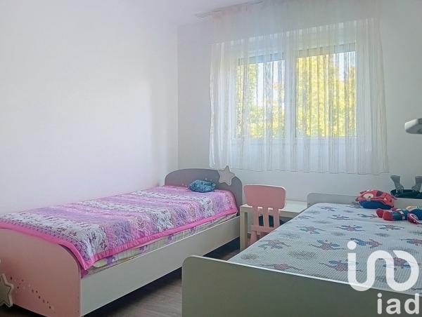 Appartement 5 pièces de 80 m² à Grigny (91350)