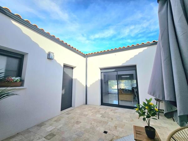 Maison contemporaine 2023 avec patio,  sous décennale, aux portes de La Rochelle !