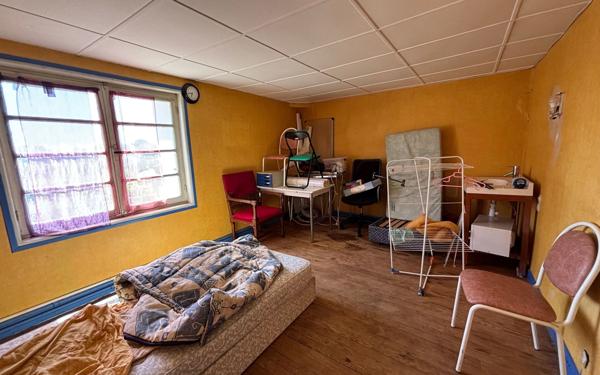 Maison à vendre    10 pièces •  Saint-Just-Luzac