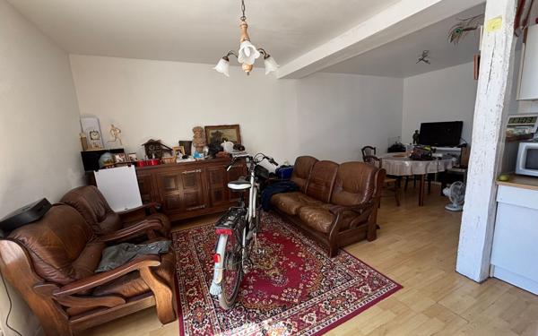 Maison à vendre    10 pièces •  Saint-Just-Luzac