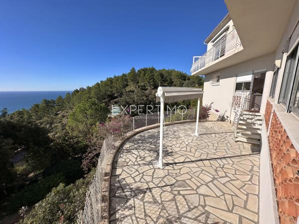 Carqueiranne (83320) Villa avec vue mer panoramique face à la Presqu'île de Giens
