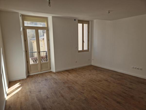 Orange (84100) Appartement refait à neuf - Centre-ville d'Orange