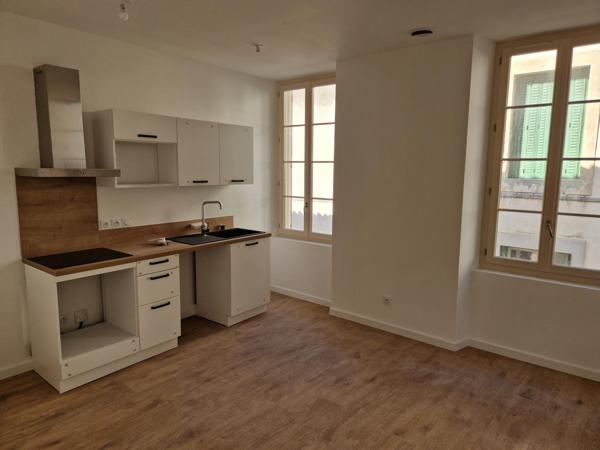 Orange (84100) Appartement refait à neuf - Centre-ville d'Orange