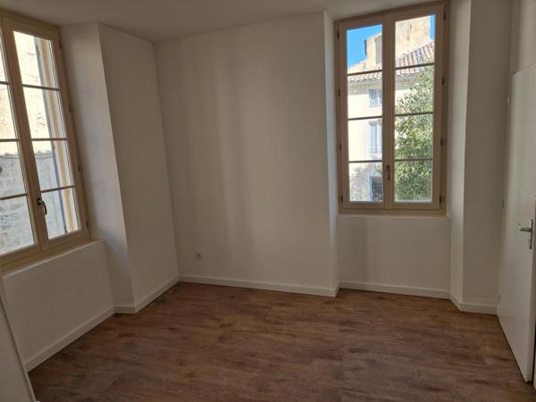 Orange (84100) Appartement refait à neuf - Centre-ville d'Orange