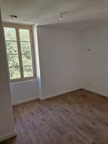 Orange (84100) Appartement refait à neuf - Centre-ville d'Orange