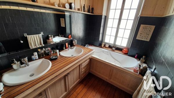 Maison à vendre 8 pièces 206 m² Beaupréau-en-Mauges