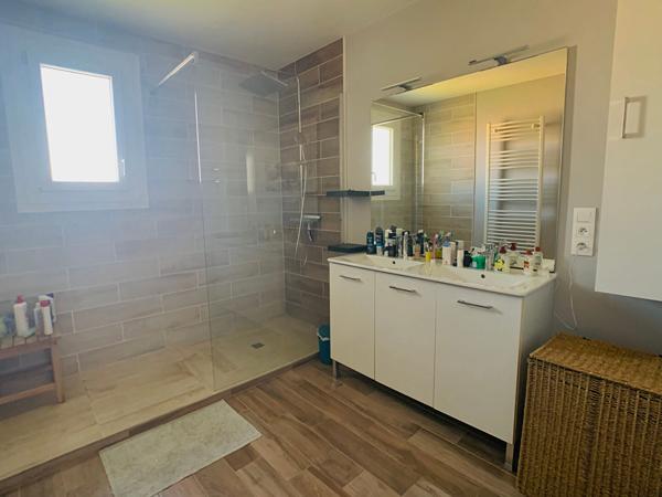 Niort. Maison de 6 pièces de 121m²., Niort 79000