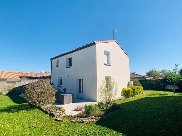 Niort. Maison de 6 pièces de 121m²., Niort 79000