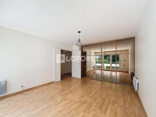 Location appartement Courbevoie - 2 pièce(s) - 45 m² - 1 350 €/mois