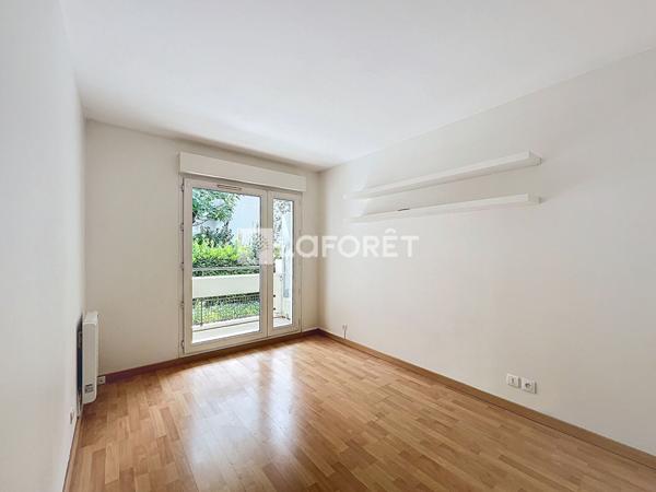Location appartement Courbevoie - 2 pièce(s) - 45 m² - 1 350 €/mois