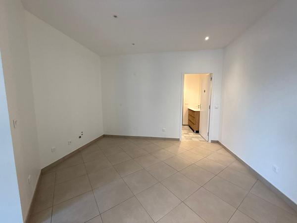 Local commercial 62.69 m2