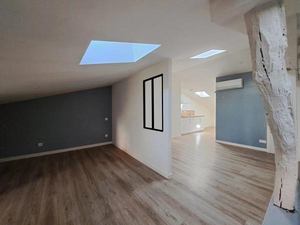 Location                                                      Appartement
                        
                     1 pièces                      32 m2                     à Carmaux