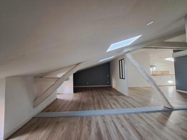 Location                                                      Appartement
                        
                     1 pièces                      32 m2                     à Carmaux