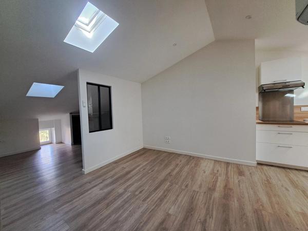 Location                                                      Appartement
                        
                     1 pièces                      32 m2                     à Carmaux
