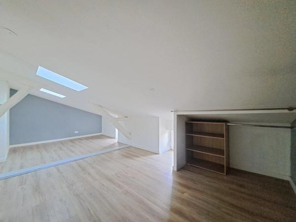 Location                                                      Appartement
                        
                     1 pièces                      32 m2                     à Carmaux