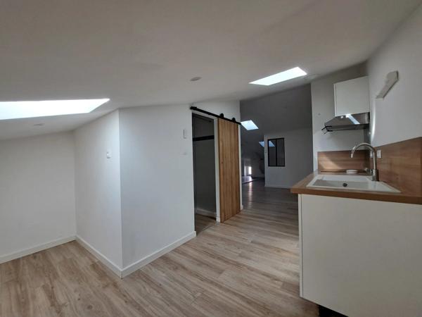 Location                                                      Appartement
                        
                     1 pièces                      32 m2                     à Carmaux