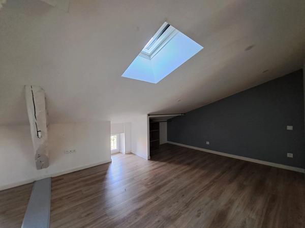 Location                                                      Appartement
                        
                     1 pièces                      32 m2                     à Carmaux