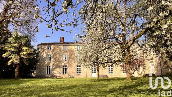 Demeure 12 pièces de 517 m² à Luçon (85400)