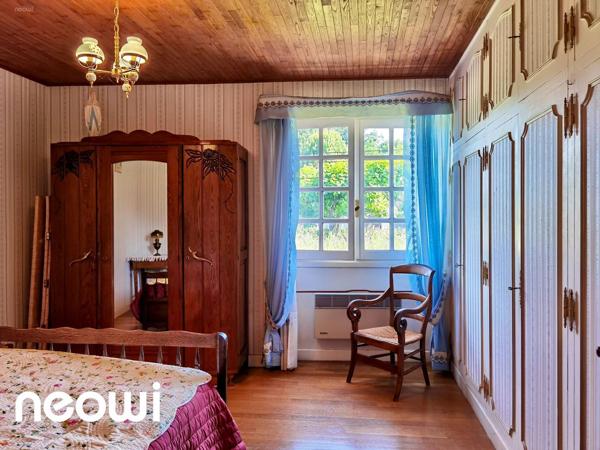 CHARME DE L'ANCIEN, BEAUX VOLUMES ET JARDIN ARBORÉ AU CŒUR DE JUSSAC !