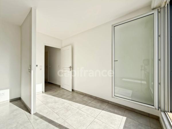 Appartement à vendre 3 pièces GEX (01) - 60m2 - en attique avec stationnements privatifs intérieur & extérieur
