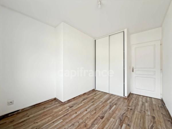 Appartement à vendre 3 pièces GEX (01) - 60m2 - en attique avec stationnements privatifs intérieur & extérieur