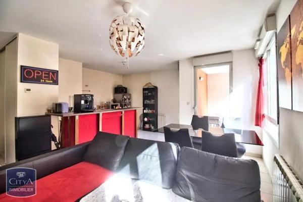 Appartement à louer 2 pièces 47.55m² Saint-Étienne (42000)
