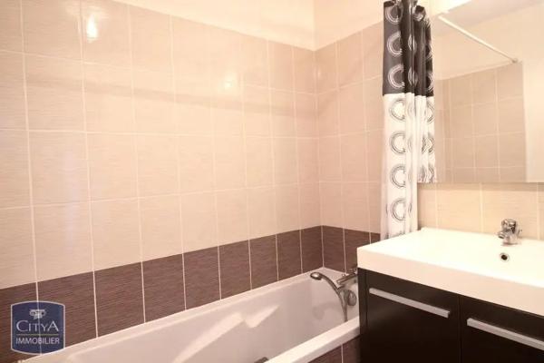 Appartement à louer 2 pièces 47.55m² Saint-Étienne (42000)