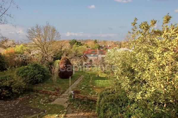 Belle opportunité dans un secteur prisé : maison familiale de 6 pièces à fort potentiel.