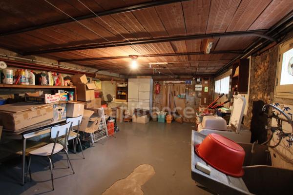 Belle opportunité dans un secteur prisé : maison familiale de 6 pièces à fort potentiel.