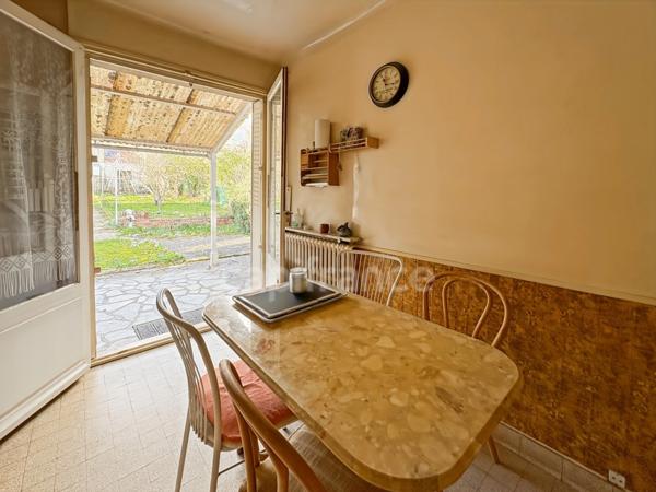 Belle opportunité dans un secteur prisé : maison familiale de 6 pièces à fort potentiel.