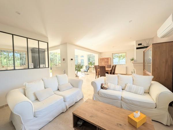 Coup de cœur à Quissac ! Maison entièrement rénovée avec piscine et magnifique jardin
