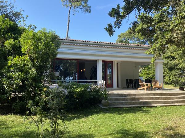 Villa
                                                                                                                                                                                                                                                                                                                        5 pièce(s)                                                                                                                                                                                                          4 chambre(s)                                                                                                                                                                                                          136  m²