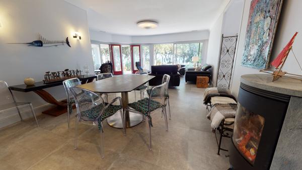 Villa
                                                                                                                                                                                                                                                                                                                        5 pièce(s)                                                                                                                                                                                                          4 chambre(s)                                                                                                                                                                                                          136  m²