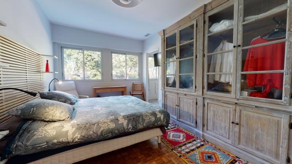 Villa
                                                                                                                                                                                                                                                                                                                        5 pièce(s)                                                                                                                                                                                                          4 chambre(s)                                                                                                                                                                                                          136  m²