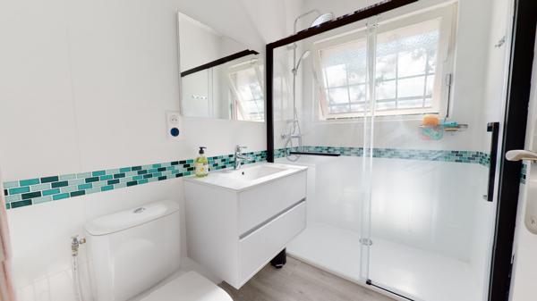 Villa
                                                                                                                                                                                                                                                                                                                        5 pièce(s)                                                                                                                                                                                                          4 chambre(s)                                                                                                                                                                                                          136  m²
